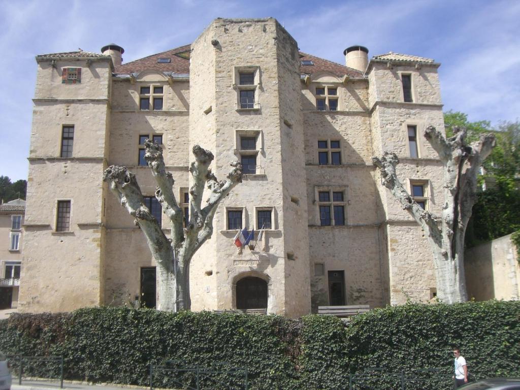 שאטו-ארנו-סנט-אובן Hotel Du Lac מראה חיצוני תמונה